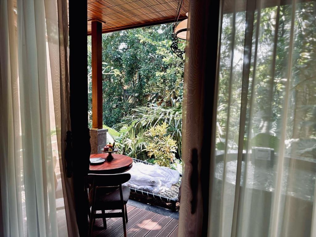 The Compass Rose Valley